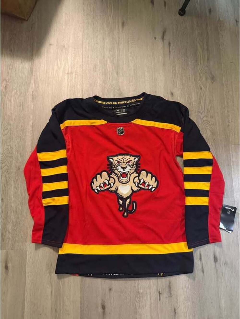 Florida Panthers winter Classic hockey Jersey size Adult Large NWT